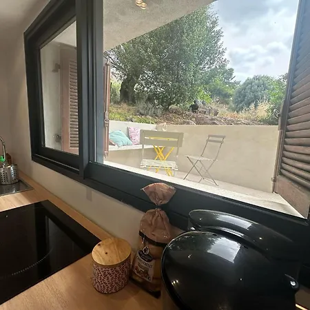 Beau Au Pied De La Cidatelle * Porto-Vecchio (Corsica)