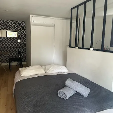 Beau Au Pied De La Cidatelle Апартаменты *